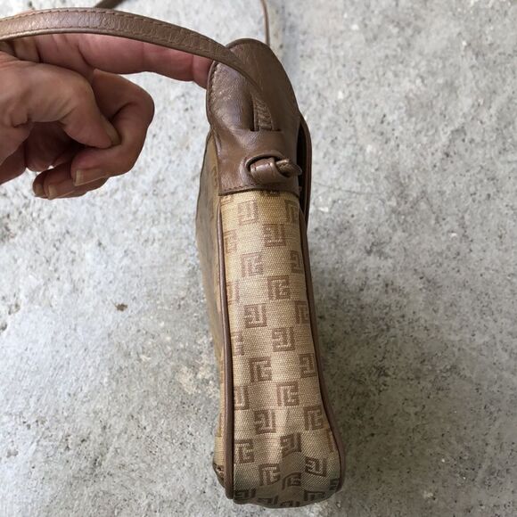 Pierre Balmain crossbody - Picture 9 of 10